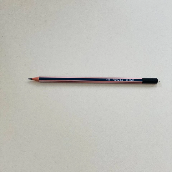 تصویر  مداد مشکی M.Q شش ضلعی