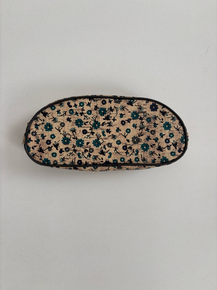 تصویر  جامدادی گلیمی طرح گل