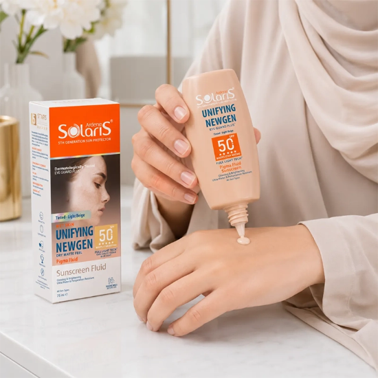 تصویر  فلوئید ضد آفتاب رنگی ضد لک آردن سولاریس مدل نیوژن بژ طبیعی SPF50