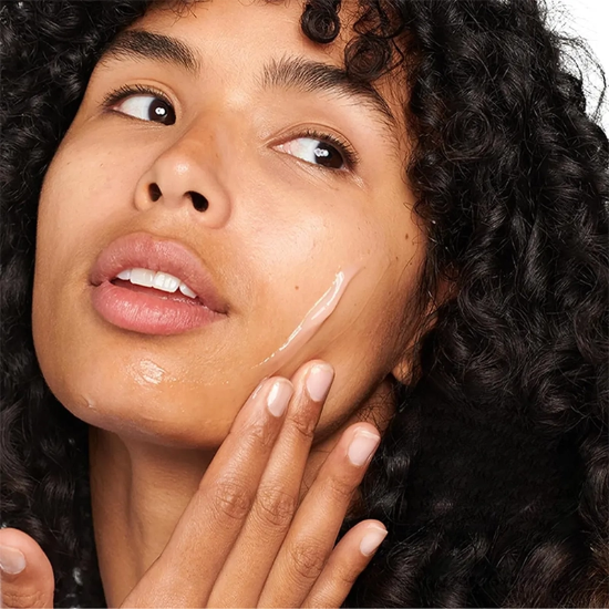 تصویر  کرم آبرسان صورت کلینیک مدل Moisture Surge 100H با بافت ژل کرم